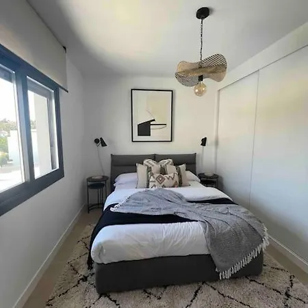 Modern Townhouse/3bdrms/7m Banus Apartment *